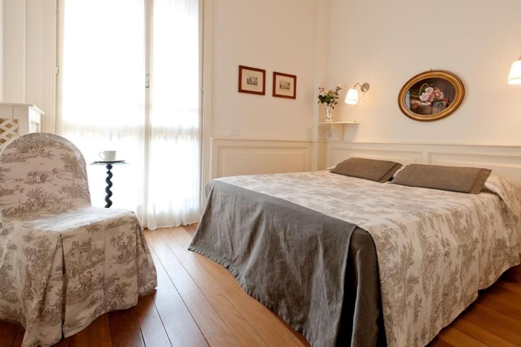 Old Bridge Apartment Firenze Bagian luar foto