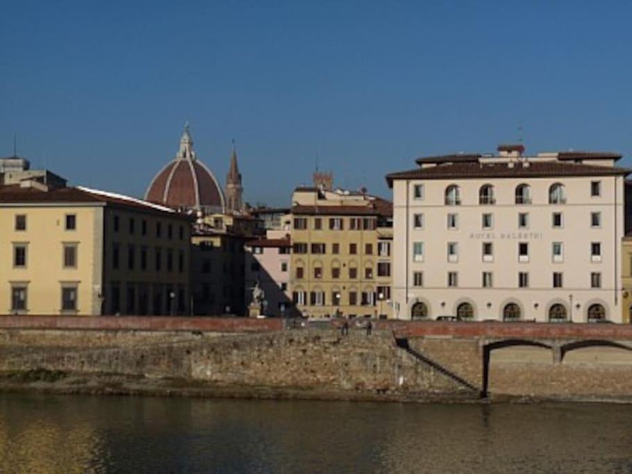 Old Bridge Apartment Firenze Bagian luar foto